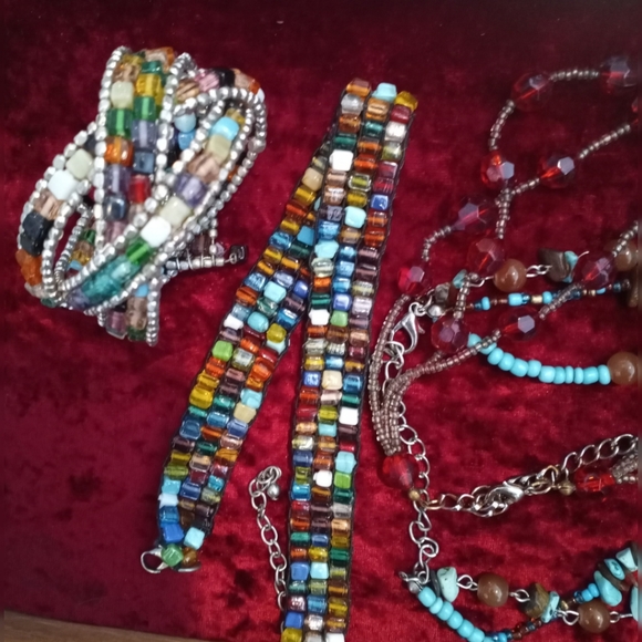 JEWELRY BUNDLE of 3 Necklaces & 1 Matching Bracelet - some semi-precious - Picture 2 of 4